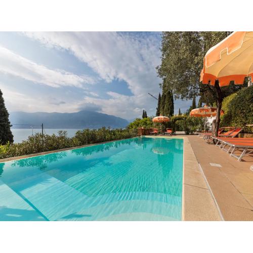 Wonderful Lake View Apartments with Pool with Breakfast GARDASEE