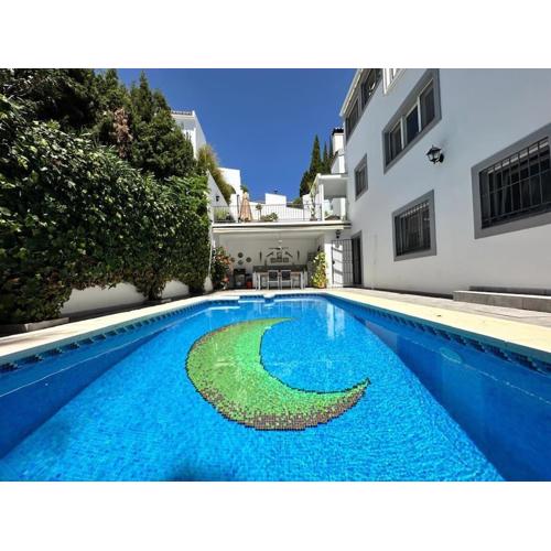 Wonderful private villa near beach with sea views