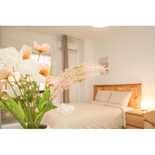 Wonderful studio 15m walk to Giralda and Feria