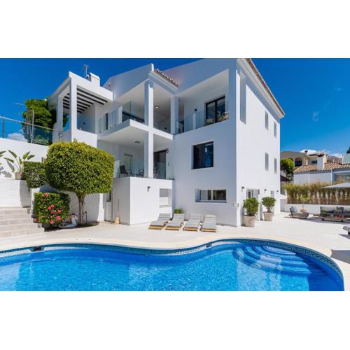 Wonderful Villa Near Beach with Mediterranean Views