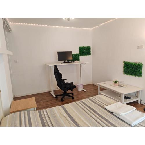 Work & Chill - Stylish Studio, Ergonomic Office Setup