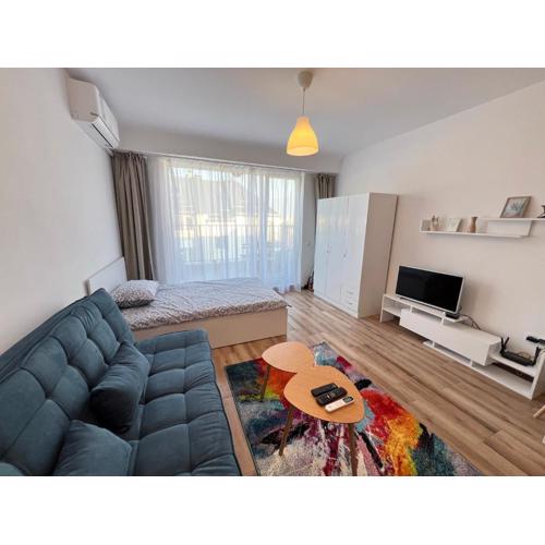 Wroclaw Colorful and Cosy Apt near UNSS and NSA w WiFi
