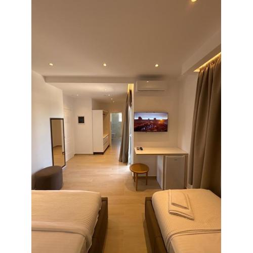 Xhonis Apartments