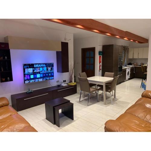 XL Bugibba Home