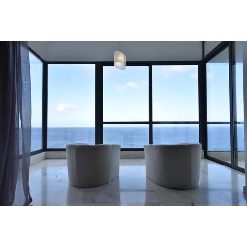 XL Seafront Home in Sliema