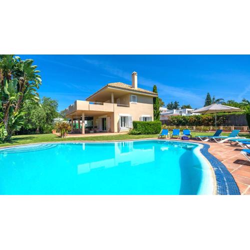 XPCE Artola Playa - Villa de Lujo con pista de padel privada y piscina