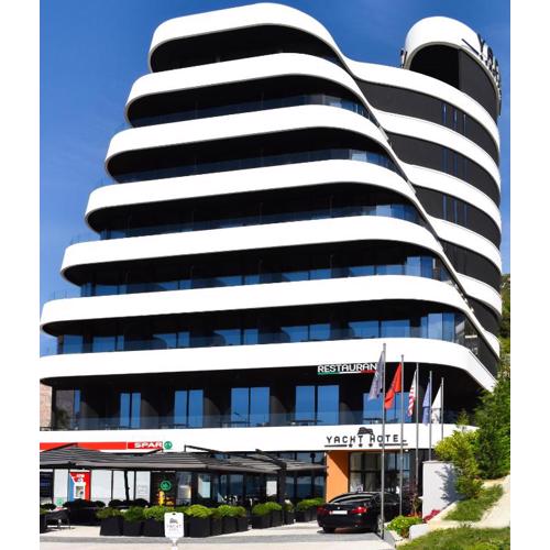 Yacht Hotel