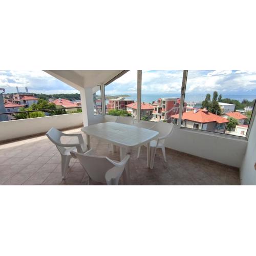 Yanevi Apartments