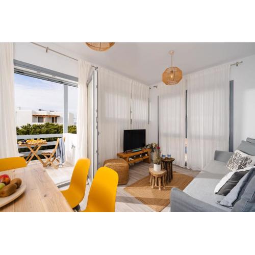 Yara Apt 40m from the Beach Jacuzzi & Rooftop