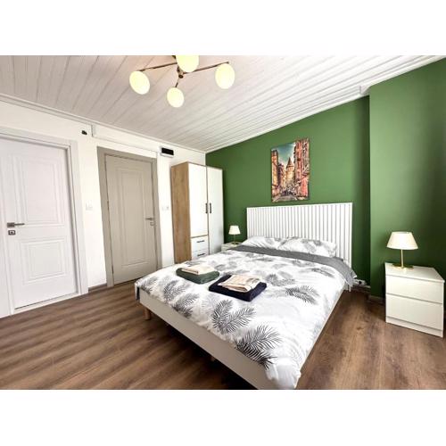 Yellowhouse Room 5