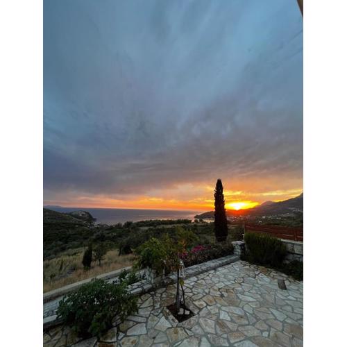 Yiannis & Victoria Villa