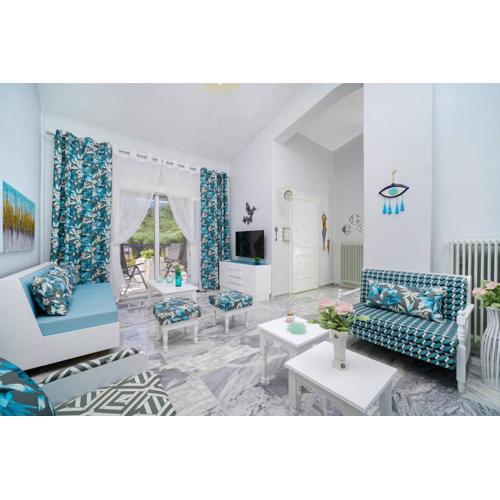 yiayia and papou Luxury House