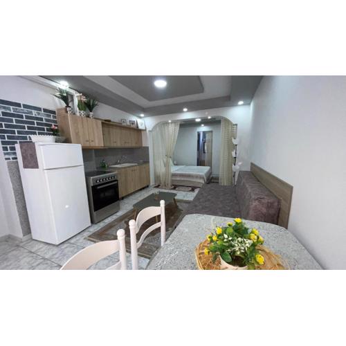 Yjëza Apartment