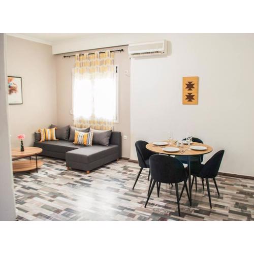 Your Athens Getaway: Stylish Apt in Athens