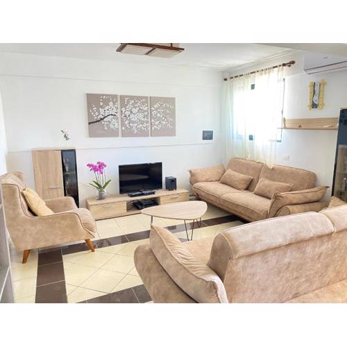 Your Seaside Home! Entire place, Free parking