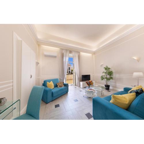 YourHome - Royal Blue Suite