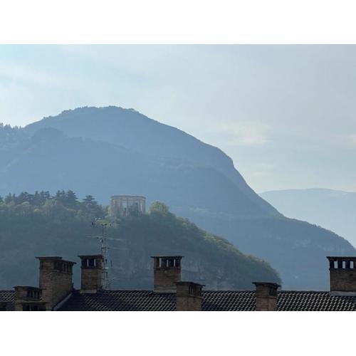 YUGOGO PETRARCA 1 - BILOCALE CON BALCONE, Trento Centro