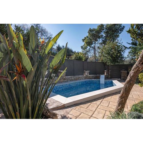 Zabella House with Pool