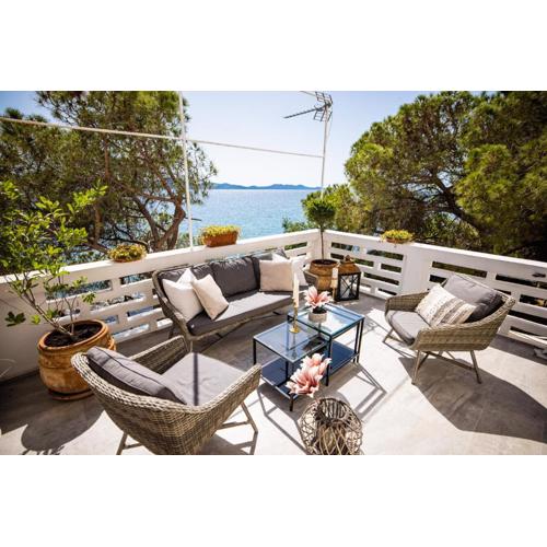 Zadar Center Beach Apartment - DIRECTLY ON THE SEA