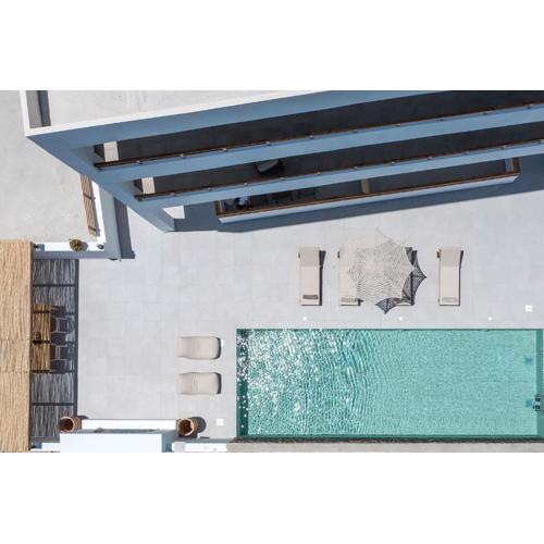 Zaia Suites & Living, Suite N3, pool view, central