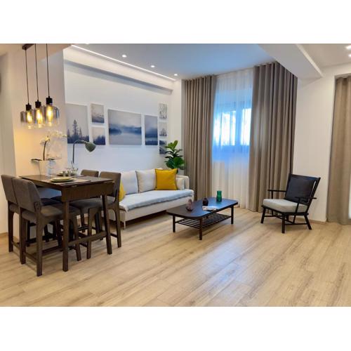 Zefyros Home - Luxe Stay with Shared Pool & Gym by TT