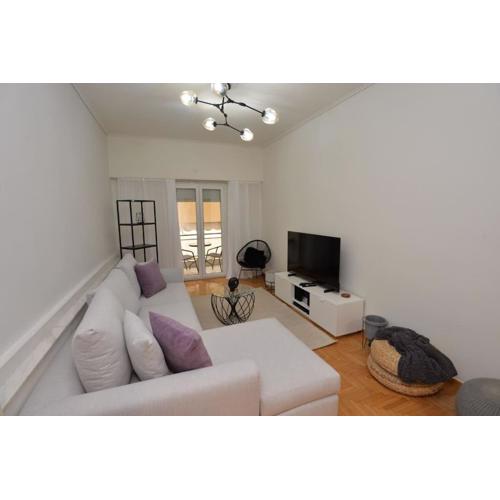 Zen Oasis Apartment