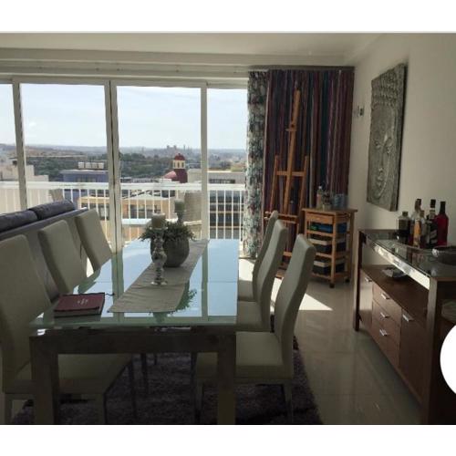 Zentrales ruhiges Apartment mit Meerblick