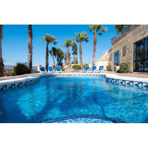 Zest Gozitan Villa & Pool - Happy Rentals