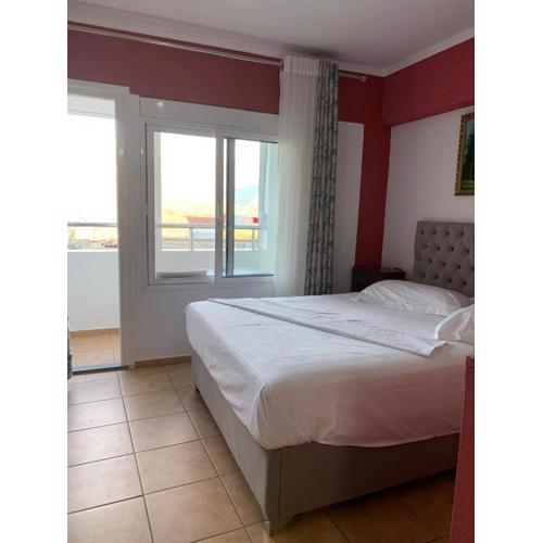Zisi Rooms
