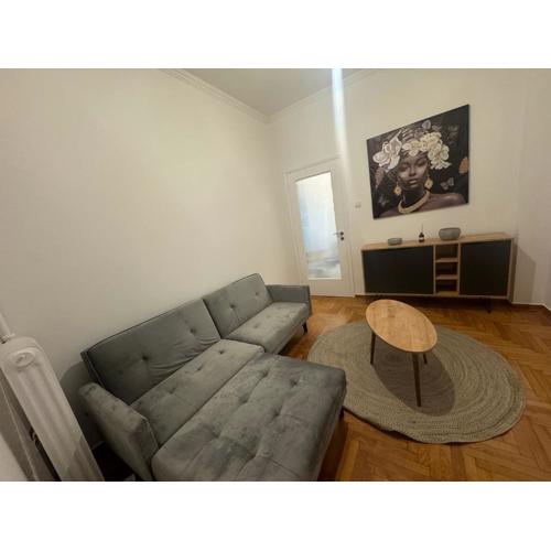 Zografou centre apartment
