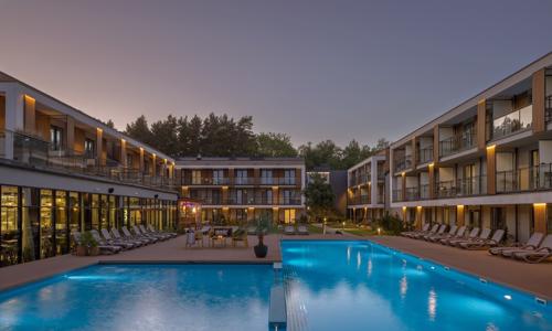 Baltské moře jen pár kroků od pláže: Saltic Resort & Spa Grzybowo se snídaněmi + bazény, sauny a vířivky