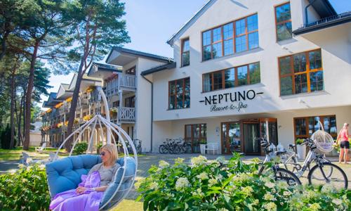 Baltské moře na pláži: Neptuno Resort & Spa **** s polopenzí, neomezeným wellness a parádním vyžitím pro děti