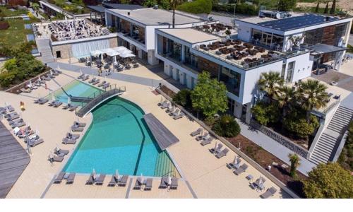 Bardolino u jezera Garda a zábavních parků: 4* Parc Hotel Germano Suites & Apartments + snídaně a bazény