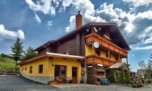 Belianské Tatry 2,3 km od ski areálu: Ždiar v Penzionu Havran se snídaní + vířivka a vyžití