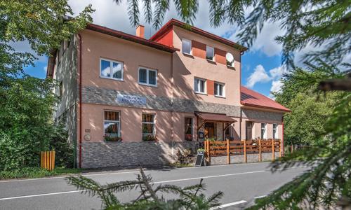 Beskydy u NP Mionší v Penzionu Buldoček s polopenzí a privátním wellness + společenská místnost a kolárna