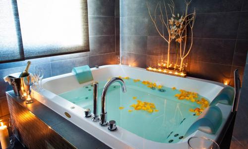 Beskydy: Valašské Meziříčí v rodinném Hotelu Abácie **** se snídaní a vstupem do wellness i fitness centra