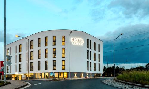 Brandýs nad Labem: Pobyt u Prahy, Proboštských jezer a zámku v Hotelu Tříška + snídaně s donáškou na pokoj