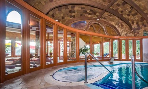 Bük ve 4* Hotelu Piroska s polopenzí, wellness, masáží a vstupem do termálních lázní Bükfürdo + 2 děti zdarma