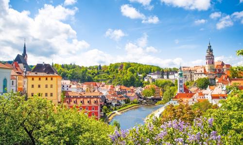 Český Krumlov: Pobyt přímo v historickém centru v Pensionu Linden se snídaněmi formou bufetu + láhev vína