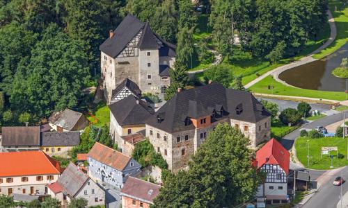 Cheb: Královský pobyt v Penzionu Vildštejn s polopenzí a prohlídkou hradu a muzeí + sleva do restaurace
