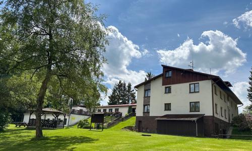 CHKO Žďárské vrchy: Pobyt v Hotelu a Penzionu Pegas *** s polopenzí + sportovní vyžití, venkovní gril a hřiště