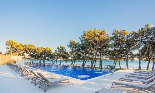 Chorvatsko 50 m od moře v Hotelu Punta **** s polopenzí nebo plnou penzí a bazény  + dítě do 12 let zdarma