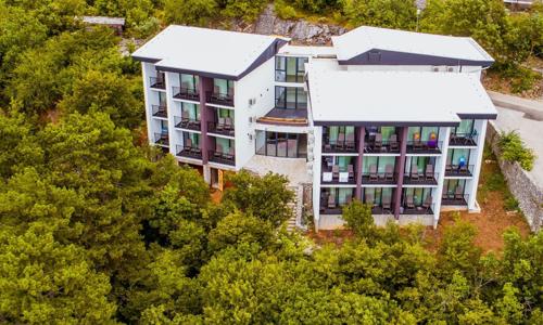 Chorvatsko: Crikvenica 650 m od moře v Resortu Ad Turres *** s polopenzí a bazénem + děti do 12 let zdarma