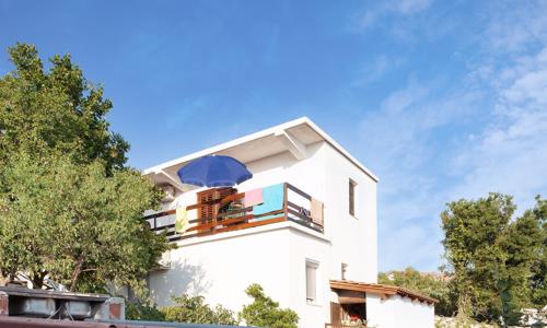 Chorvatsko: Karlobag jen 400 m od pláže v Apartmánech Bačić až pro 3 osoby + klimatizace, kuchyňka a terasa