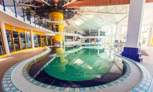 Dovolená přímo v areálu lázní: Park Inn by Radisson Sárvár ****+ s all inclusive a termálními bazény + animace
