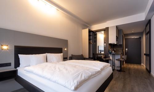 Dovolená u Stuttgartu: Moderní apartmány GINN Apartments Stuttgart-Esslingen se snídaní a vybavenou kuchyňkou