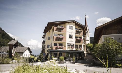 Dovolená v Jižním Tyrolsku: Racines v Hotelu Schölzhorn *** s polopenzí, wellness a turistikou v Alpách