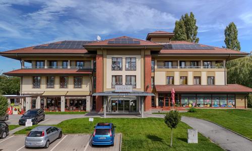 Dunajská Streda u jezera a jen 230 m od Thermalparku v Hotelu Legend *** se snídaní + koktejl a občerstvení