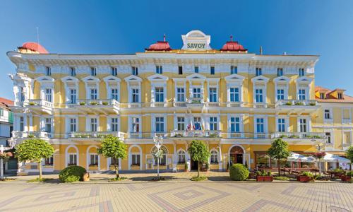 Františkovy Lázně ve Spa Hotelu Savoy **** s polopenzí, thajskou masáží, bazénem a saunou + hudební večery