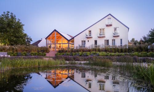 Hegykő přímo u lázní: Lifestyle budova Hotelu Tornácos ***+, polopenze/plná penze, 2 wellness centra a termály